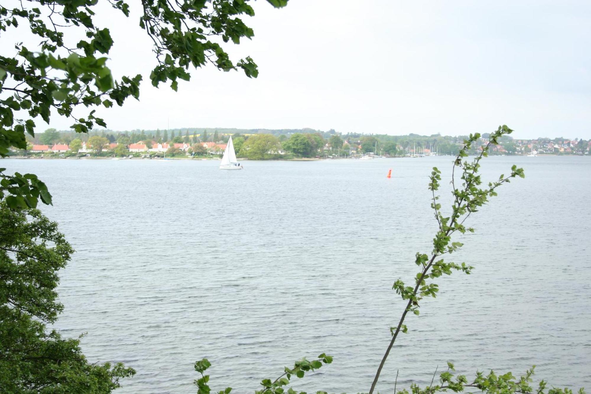 Grastenhus Guesthouse Thurø By Екстериор снимка